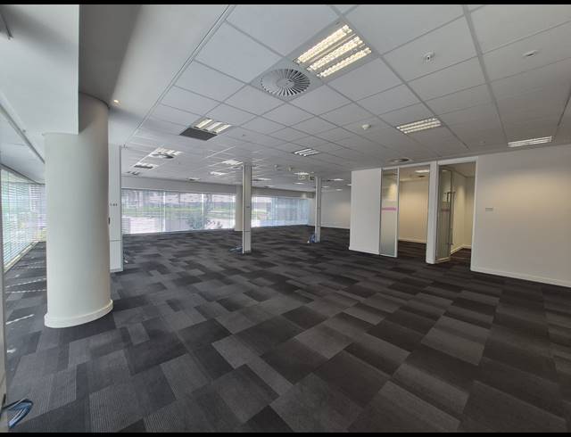 1,418M² OFFICE TO LET IN SANDTON CENTRAL